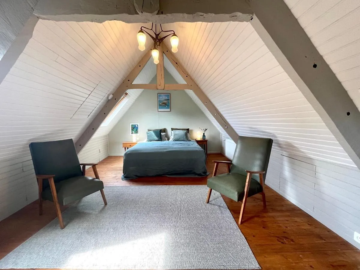 Chez Nosch Bed & Breakfast Plouegat-Guerand 0*,
