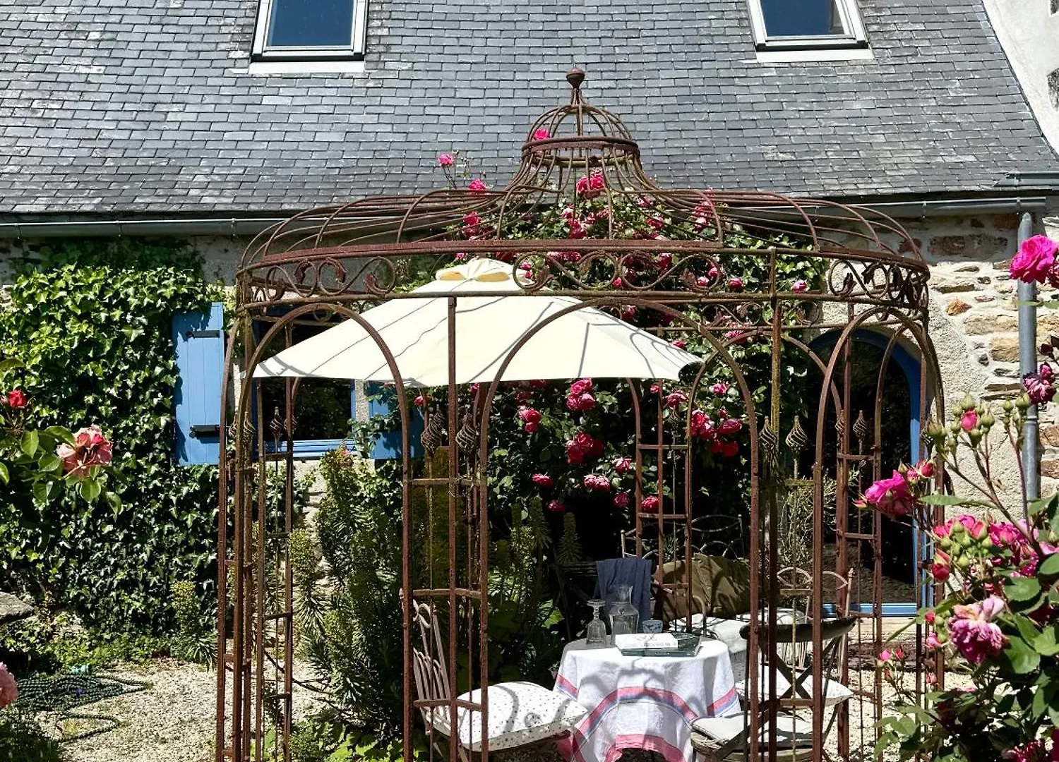 Chez Nosch Bed & Breakfast Plouegat-Guerand